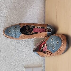 Hush Puppies Two Toned Leather Tan & Blue Sz 11N